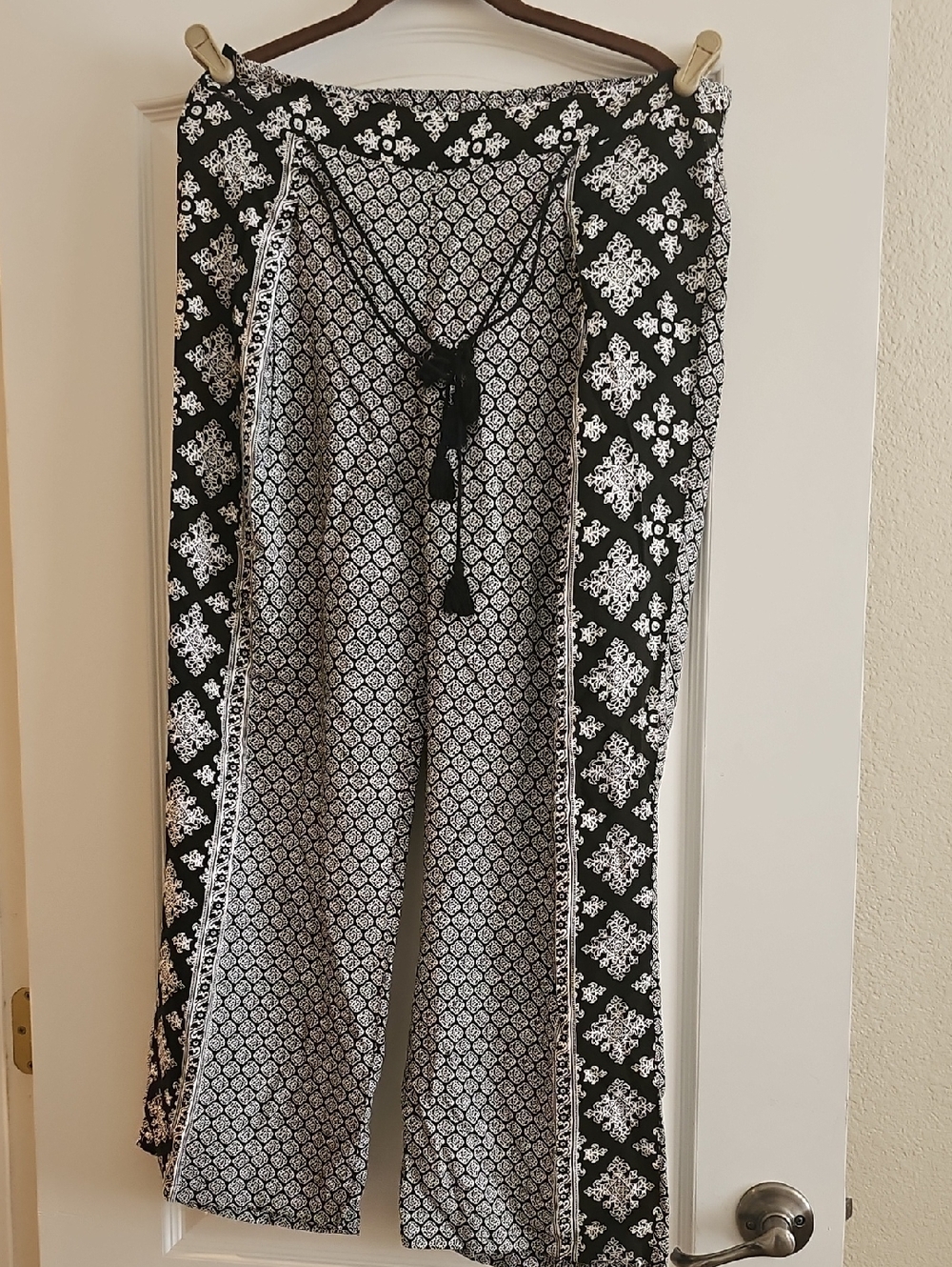 BeBop Black and White Printed Wide-Leg Pants with Tassel Tie